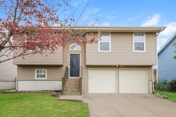 224 N W 111TH TER KANSAS CITY, MO 64155